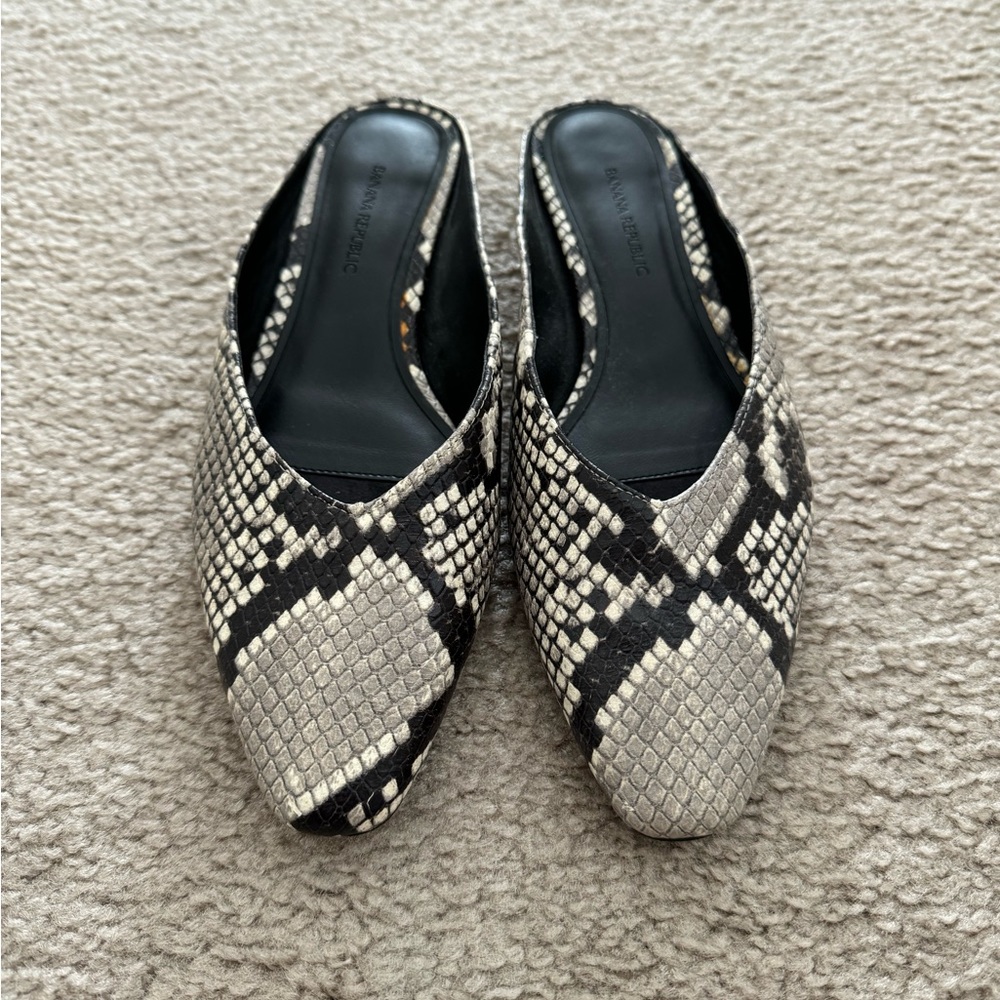 Banana Republic Mules